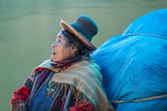 Uros Woman Puno Perù